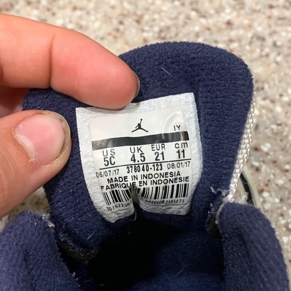 Nike Jordan 11 “win like ‘82” toddler sneakers - Picture 6 of 7